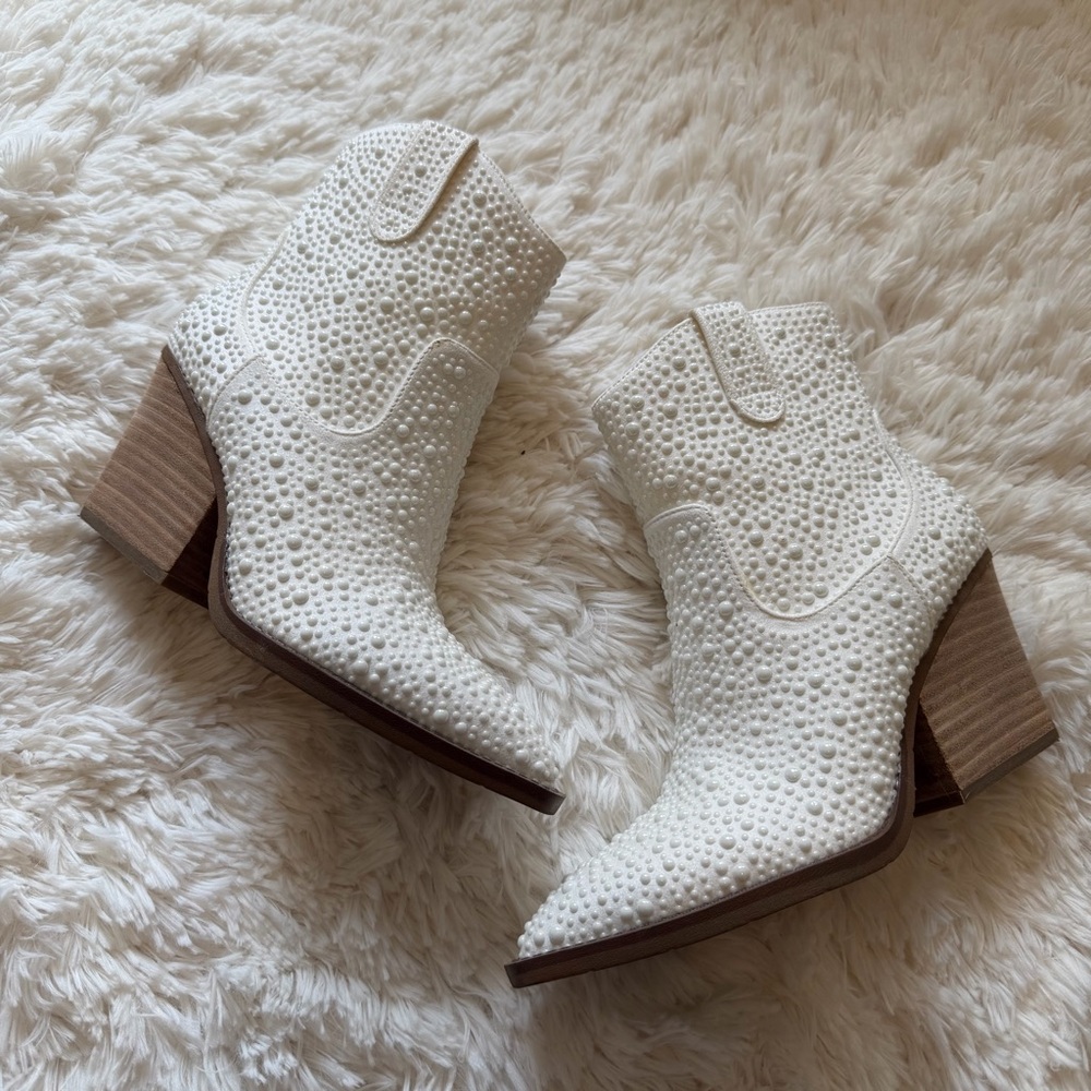 Very G Kady Pearl Rhinestone Ankle Boot Booties Size 8 - Picture 2 of 10